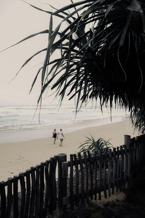 Hotel New- Gitano Surf Beachfront Ahangama Esterno foto